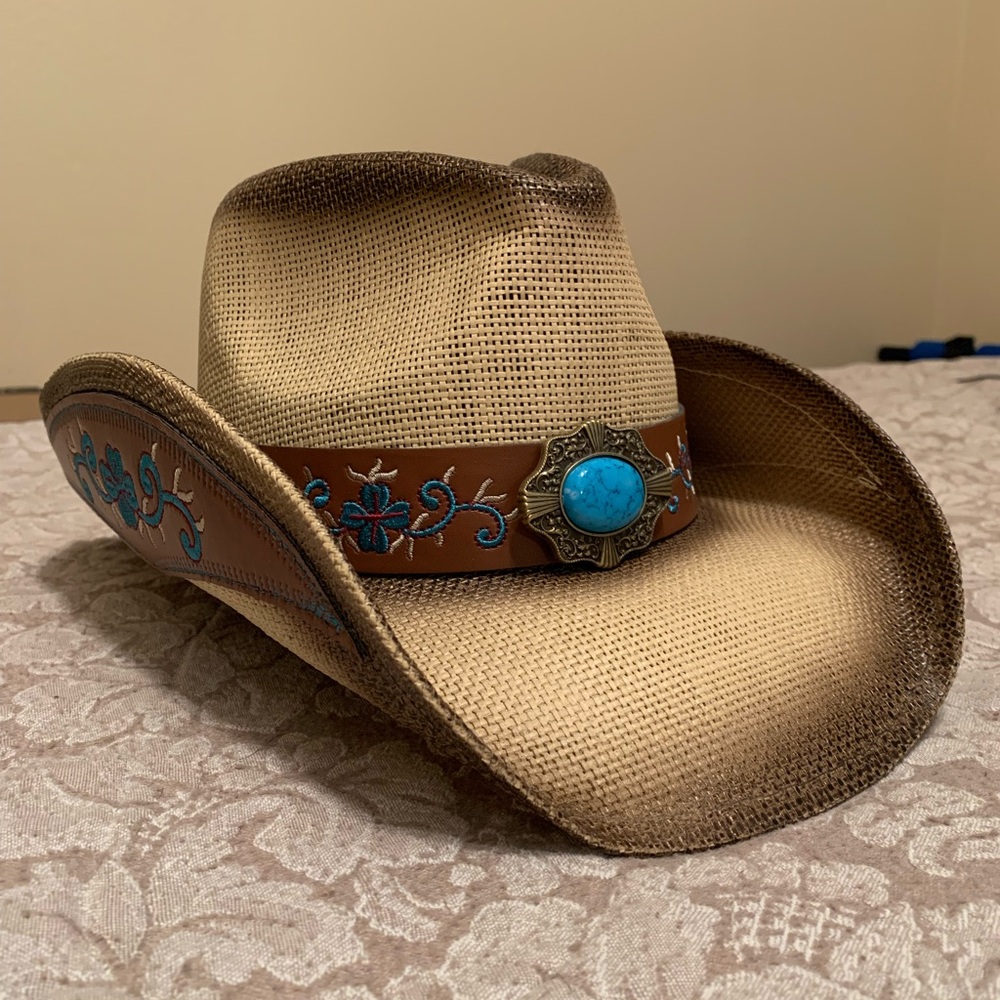 Cowboy hat withh embroidered flowers